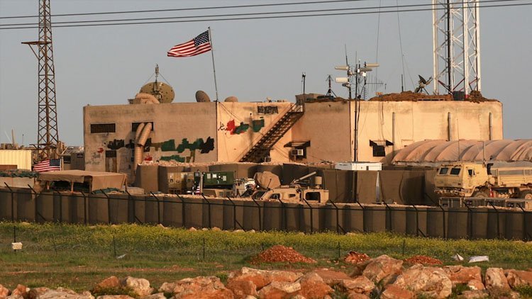 Baregehên Amerîka li Sûriye û Iraqê rastî êrîşên bi dronan hatin