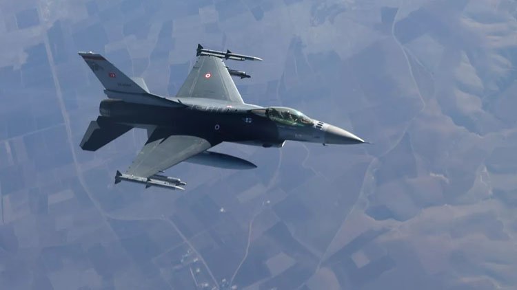 Washington 'çira kesk' ji bo firotina firokên F-16 bo Tirkiyê vêdixe