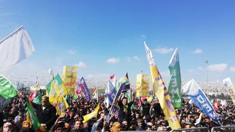 Li Newroza Stenbolê 75 kes hatin desteserkirin