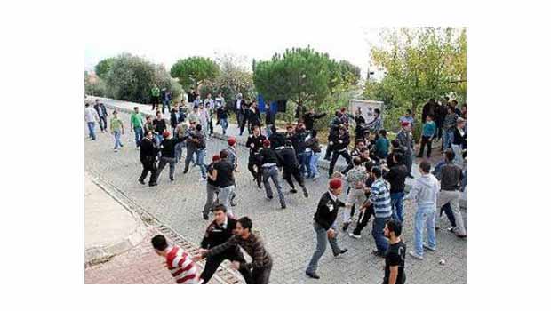 Kıbrıs'ta Kürt öğrencilere baskı!