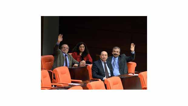 HDP Eşbaşkanları: Ermeniler ve Rumlar ‘paralel devlet’le ilintilendirilemez