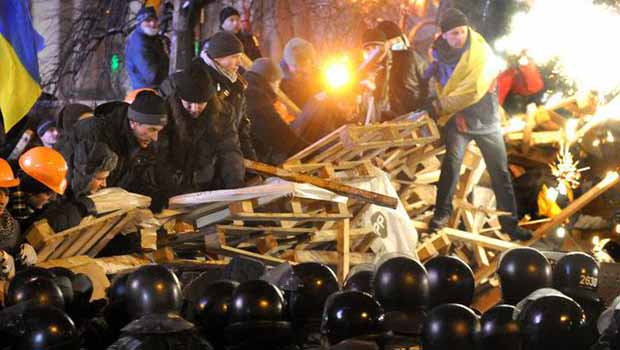 kiev'de Protestolar devam ediyor