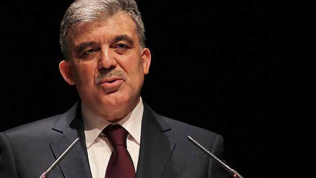 Türk Cumhurbaşkanı Abdullah Gül İnternet yasasını onayladı