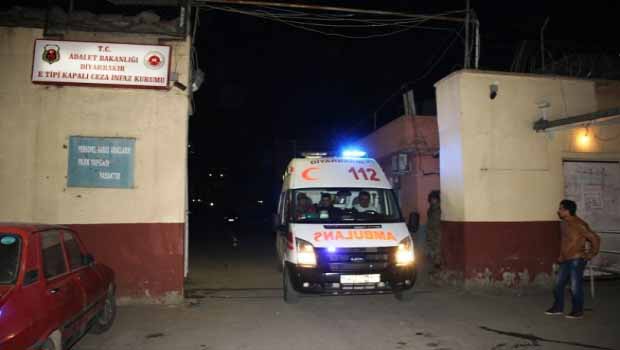 Diyarbakır'dan 20 hükümlü sürgün edildi, 4 yaralı 