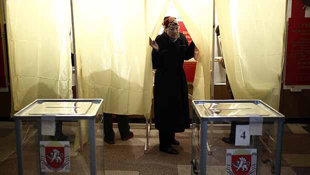 Kırım'daki referandumda oy verme işlemi başladı