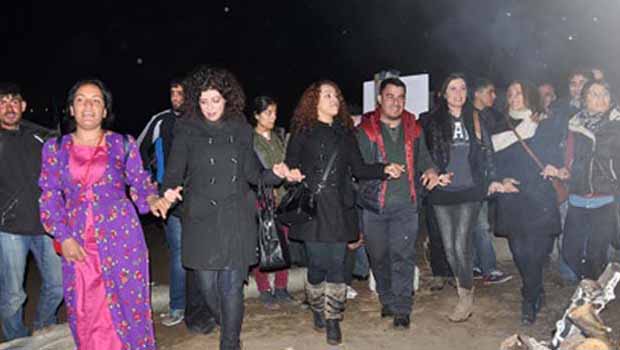 Kürt sanatçılardan Hevsel direnişçilerine destek ziyareti