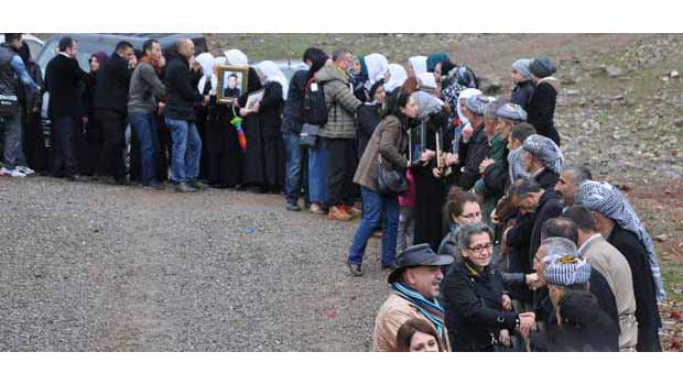 Avrupa'da yaşayan Kürtlerden Roboski ziyareti