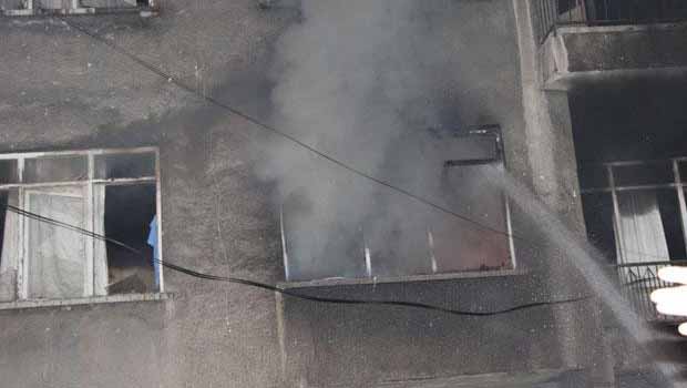 Ankara'da Suriyeli mültecilerin yaşadığı bina ateşe verildi!
