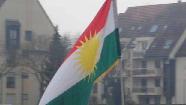 Ala Kurdistanê li Brukselê hat bilindkirin