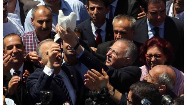 İhsanoğlu, Diyarbakır'da kürtçe selam verdi