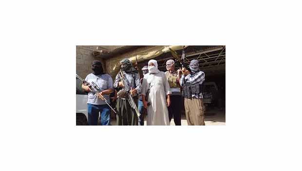IŞİD Peşmerge kıyafetinde