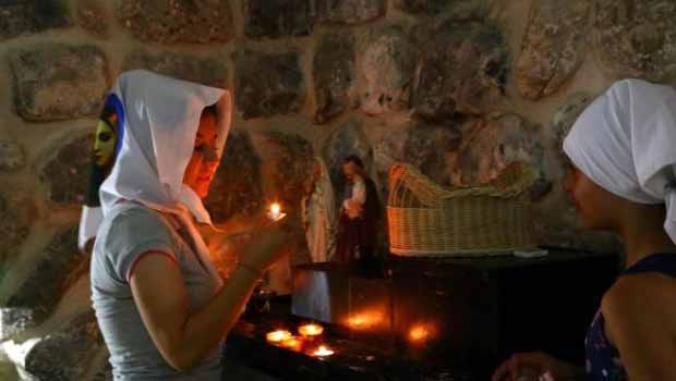 İdil'deki Süryaniler Şengal için ayin yapıyor