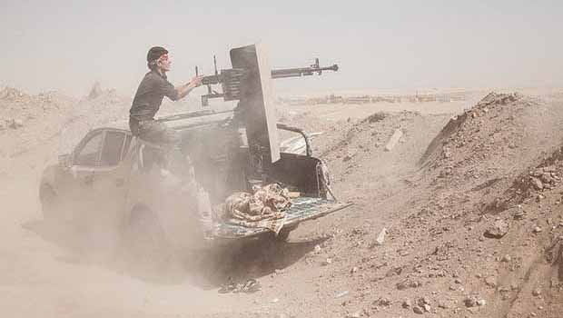 Kobani IŞİD'e meydan okumaya devam ediyor