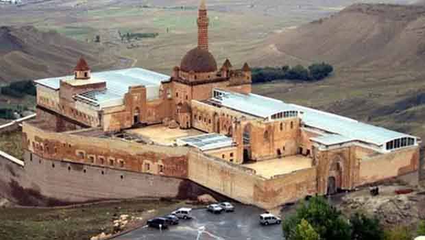 330 yıllık İshak Paşa Sarayı cam tavanla kaplandı!