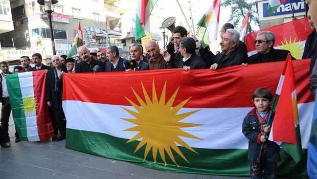 Diyarbakır'da Kürdistan Bayrağı Günü Kutlandı