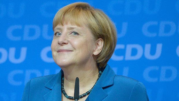  Merkel'den Bir Kürt gencine övgü