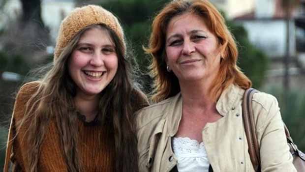 Kırmızı fularlı kızın annesi HDP'den aday