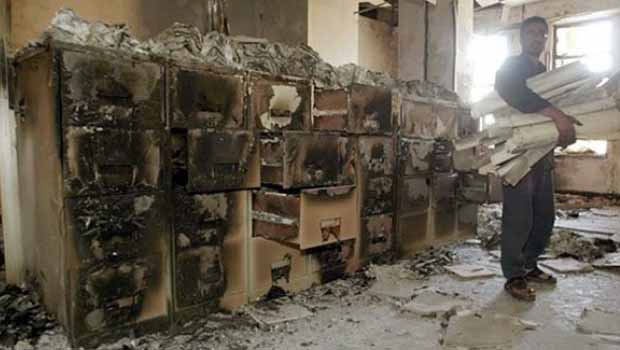 IŞİD, Musul Kütüphanesi'ni yaktı! 