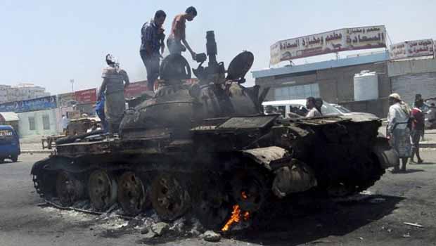 Yemen'de Aden kenti için çatışmalar şiddetleniyor