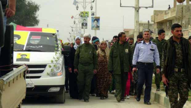 Suriye rejiminin talebiyle Hasekê'deki Kürt şehitlerinin afişleri kaldırıldı