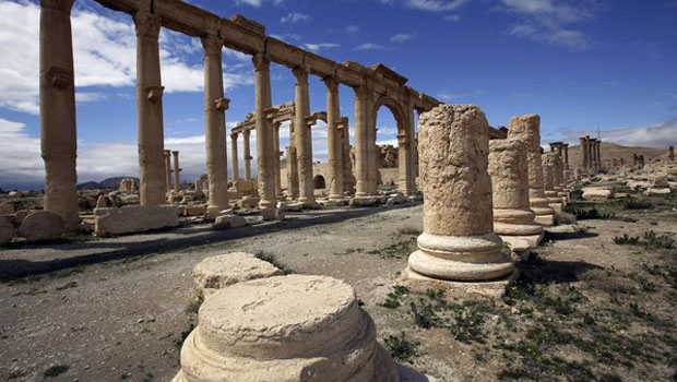 IŞİD Palmyra'nın üçte birini ele geçirdi