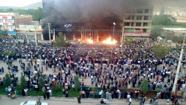 İran İstihbaratı: Mahabad olaylarını ‘dışardan gelen teröristler’ kışkırttı
