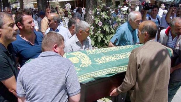  Erzincan'da defnedilen cenaze Yeşil'in mi? 