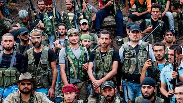 Türkiye, Suriyeli Türkmenleri YPG'ye karşı silahlandırıyor