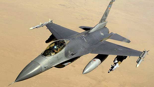 F-16'ların yönetimi Kürt Pilotlarda