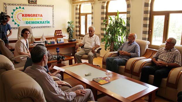 Diyarbakır'da Kürdistani Parti ve Örgütleri DTK ile Bir Görüşme Gerçekleştirdi