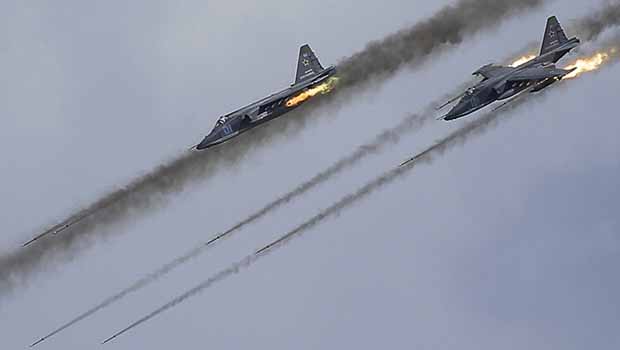Rus uçakları Suriye'de IŞİD komuta merkezlerini imha etti