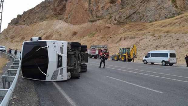 Bitlis'te Polis Otobüsü devrildi: 10 Yaralı