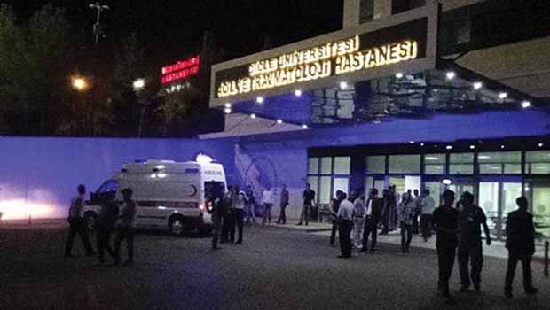 Diyarbakır'da askeri araca saldırı: 23 yaralı