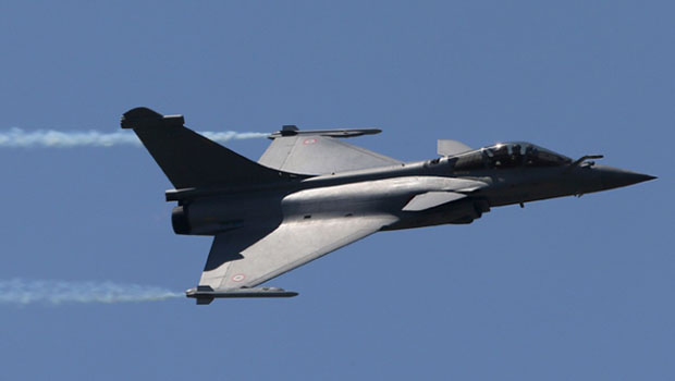 Fransız Uçakları IŞİD'in Kalesini Bombaladı