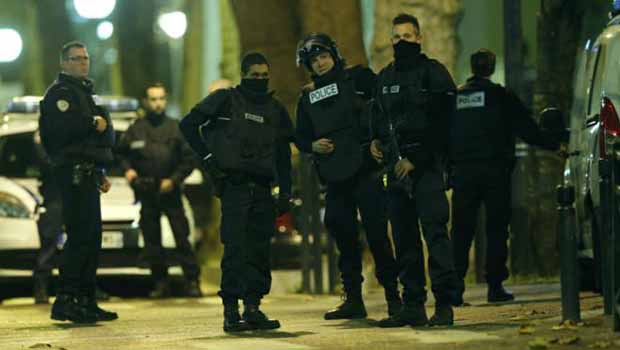 Paris'te çatışma: 1 Canlı bomba kendini patlattı