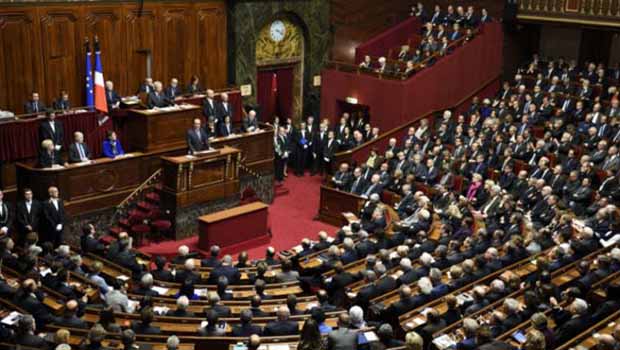 Fransa Parlamentosu Özgürlükleri Kısıtlamayı Tartışıyor