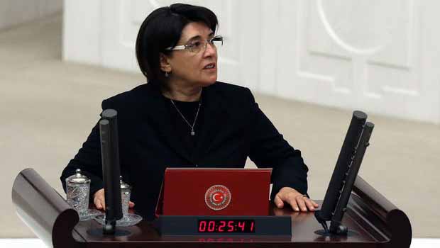 HDP, Leyla Zana'yı Yalnız Bıraktı