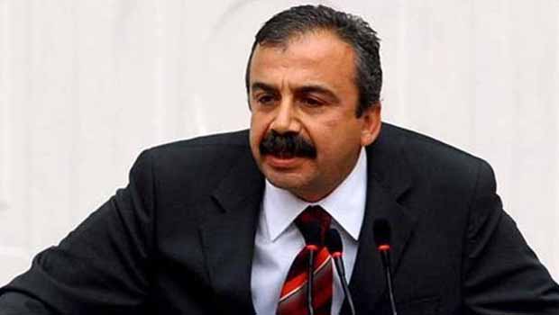 Sırrı Süreyya Önder: Devlet Öcalan'a mecbur değil, mahkumdur