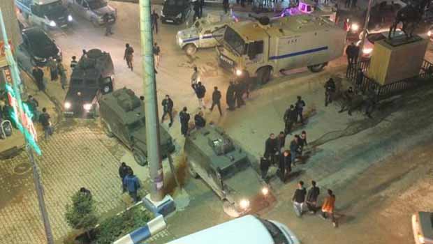 Hakkari'de iki gencin kavgasına 10 zırhlı araç, 10'larca polis