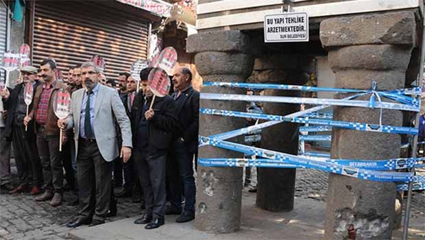 HDP: Tahir Elçi alçakça bir suikast sonucu katledilmiştir