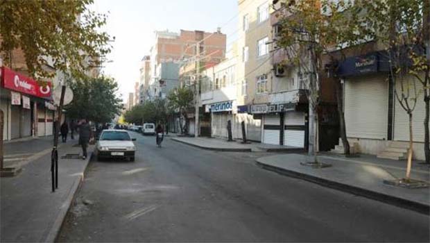 Kürdistan'ın Başkentinde kepenkler kapalı. Belediye otobüsleri sefere çıkmadı