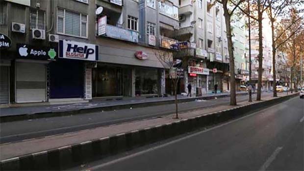 Diyarbakır’da kepenkler kapalı. Sur'da patlama