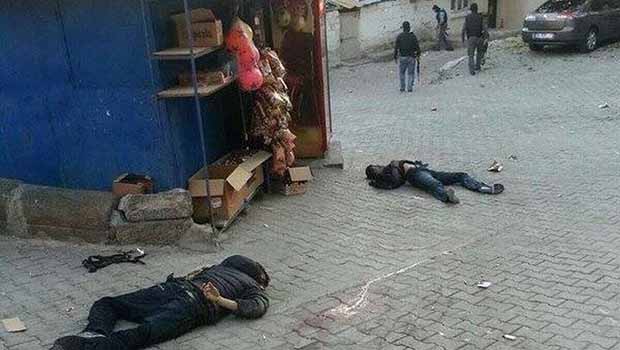 Diyarbakır'da 3 genç infaz edildi