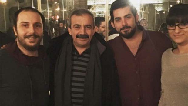 Ahmet Hakan, Sırrı Süreyya Önder'i Topa Tuttu