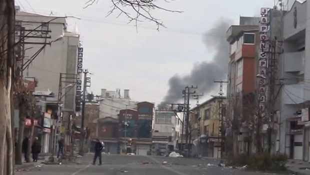 Sur'da art arda patlamalar: 11 asker yaralı