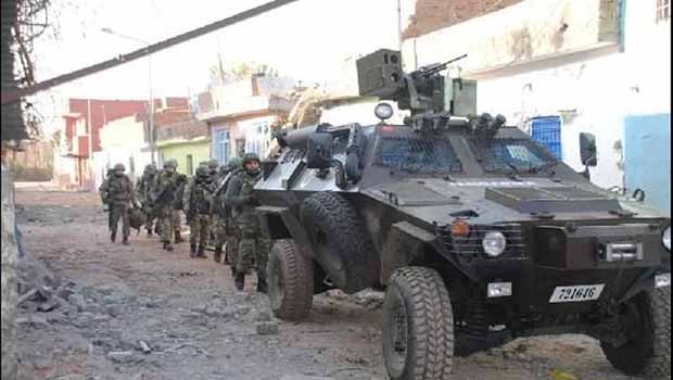 Sur'da 1'i ağır 2 asker yaralandı