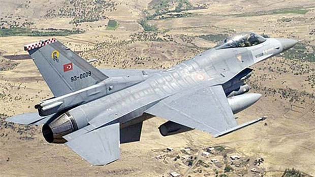 Türk uçakları PKK Mevzilerini bombaladı