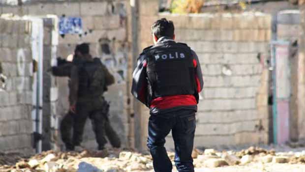 Cizre'de çatışma: 1 polis hayatını kaybetti