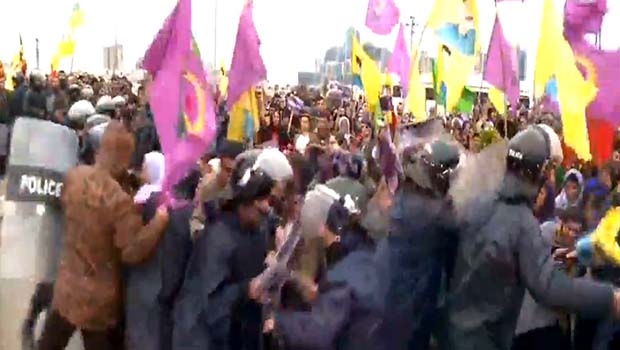 PKK'nin Erbil gösterisi 'şiddet eylemine' dönüştü