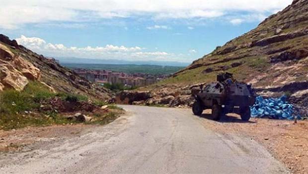 Diyarbakır’da askeri konvoy geçişi sırasında patlama